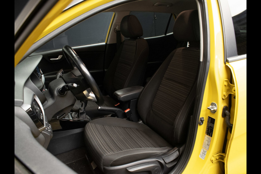 Kia Stonic 1.0 T-GDi DynamicLine Sport (APPLE CARPLAY,NAVI,CAMERA,CLIMATE,CRUISE,GETINT,LED,LANE ASSIST,SPORTSTOELEN,LM VELGEN)