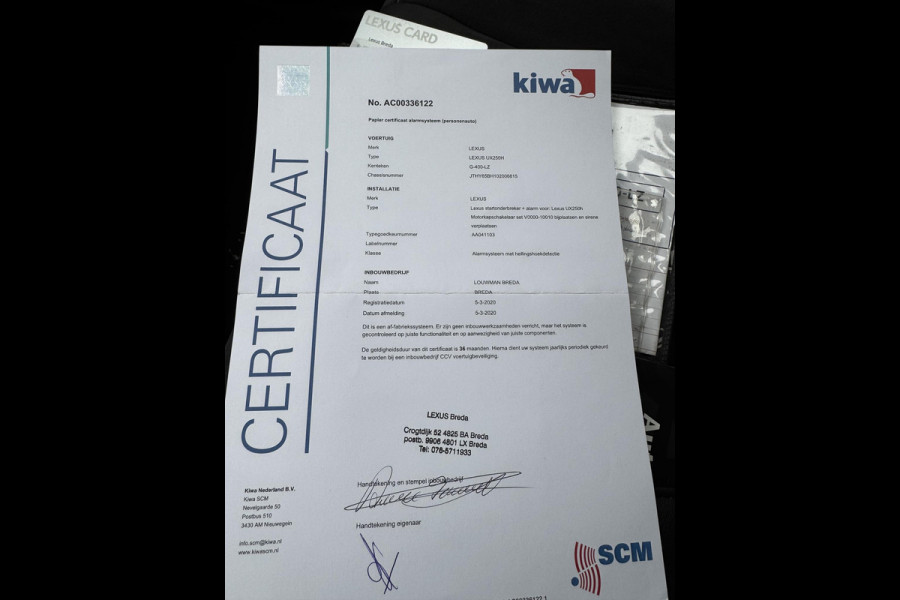 Lexus UX 250h Business Line VAN: 24.900,- VOOR: 22.877,- UW LENTEVOORDEEL: 2.023,- | RIJKLAARPRIJS incl. 12mnd BOVAG GARANTIE