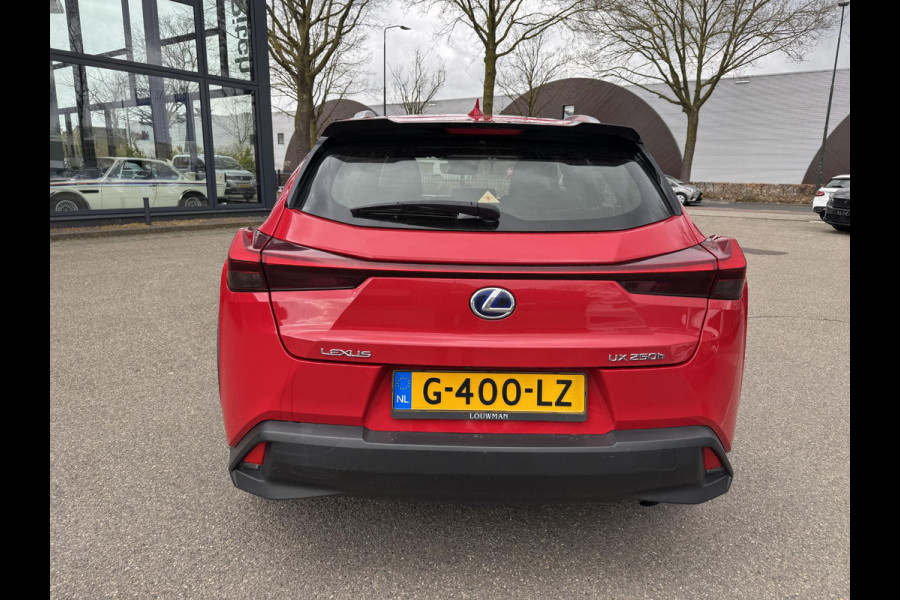 Lexus UX 250h Business Line VAN: 24.900,- VOOR: 22.877,- UW LENTEVOORDEEL: 2.023,- | RIJKLAARPRIJS incl. 12mnd BOVAG GARANTIE