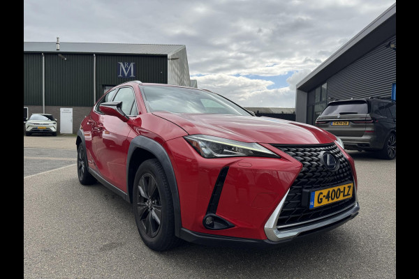 Lexus UX 250h Business Line VAN: 24.900,- VOOR: 22.877,- UW LENTEVOORDEEL: 2.023,- | RIJKLAARPRIJS incl. 12mnd BOVAG GARANTIE