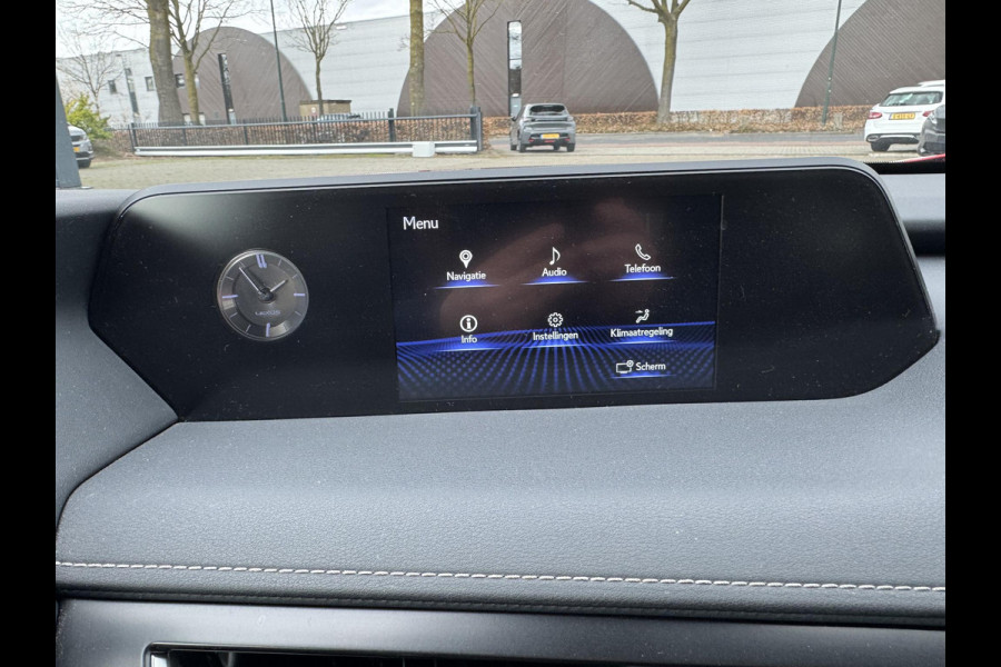 Lexus UX 250h Business Line VAN: 24.900,- VOOR: 22.877,- UW LENTEVOORDEEL: 2.023,- | RIJKLAARPRIJS incl. 12mnd BOVAG GARANTIE