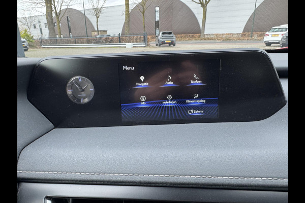 Lexus UX 250h Business Line VAN: 24.900,- VOOR: 22.877,- UW LENTEVOORDEEL: 2.023,- | RIJKLAARPRIJS incl. 12mnd BOVAG GARANTIE