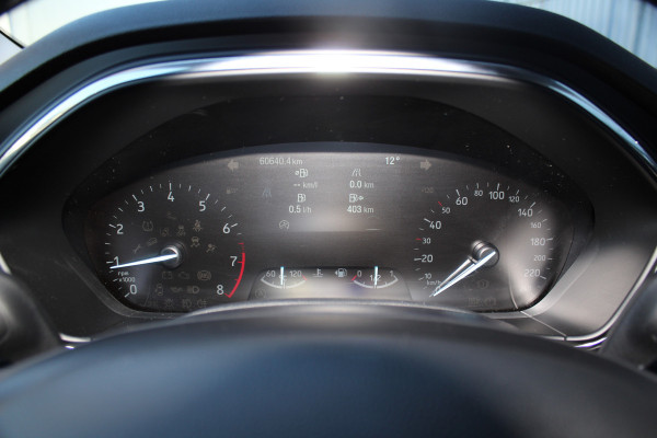 Ford FOCUS Wagon 1.0-155pk EcoBoost Titanium. Erg nette en goed onderhouden wagen met slechts 60.000km. Autm. airco dual, camera, stoel-, stuur- en voorraamverwarming, trekhaak, LM wielen, metallic lak, navigatie, telefoonvoorb. etc.