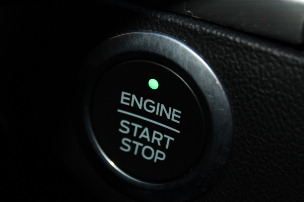 Ford FOCUS Wagon 1.0-155pk EcoBoost Titanium. Erg nette en goed onderhouden wagen met slechts 60.000km. Autm. airco dual, camera, stoel-, stuur- en voorraamverwarming, trekhaak, LM wielen, metallic lak, navigatie, telefoonvoorb. etc.