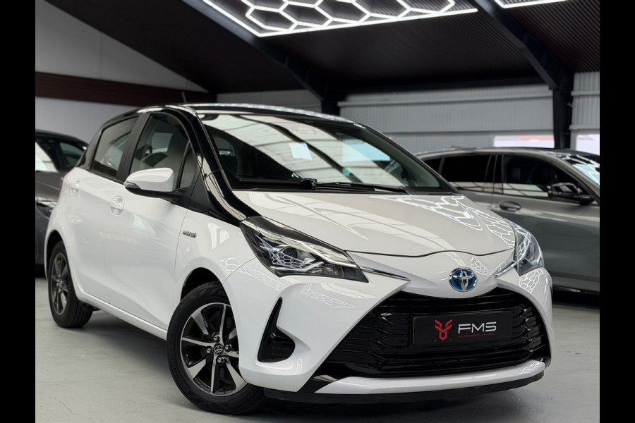 Toyota Yaris 1.5 Hybrid Bi-Tone Bluetooth