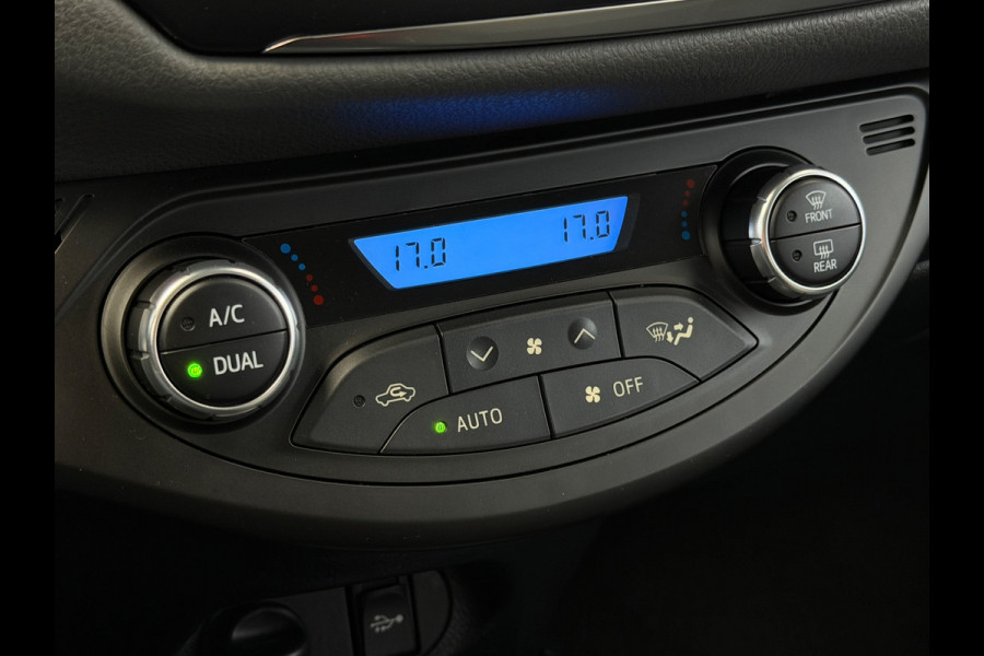 Toyota Yaris 1.5 Hybrid Bi-Tone Bluetooth