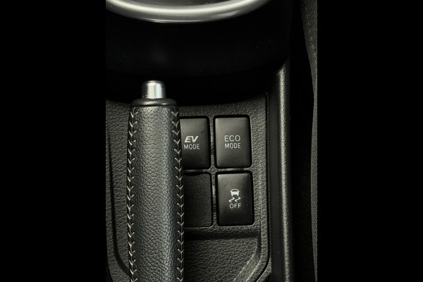 Toyota Yaris 1.5 Hybrid Bi-Tone Bluetooth