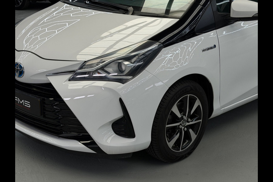 Toyota Yaris 1.5 Hybrid Bi-Tone Bluetooth