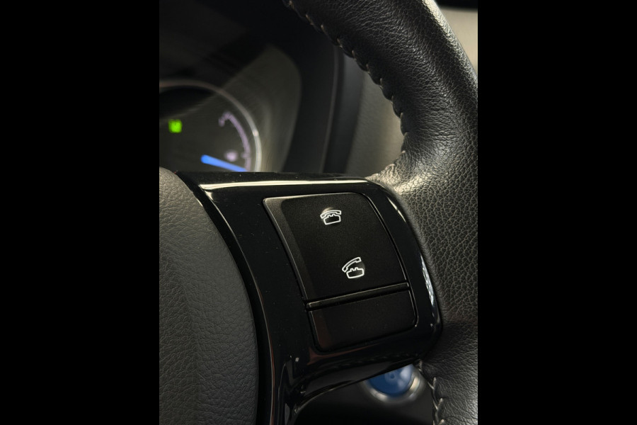 Toyota Yaris 1.5 Hybrid Bi-Tone Bluetooth