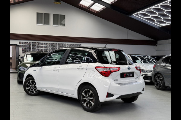 Toyota Yaris 1.5 Hybrid Bi-Tone Bluetooth