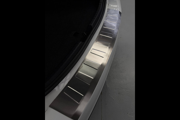 Toyota Yaris 1.5 Hybrid Bi-Tone Bluetooth