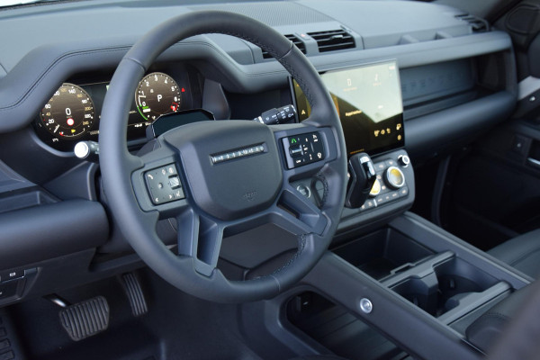Land Rover Defender P300e 110 Dynamic SE Edition | Borasco Grey | Pano | Trekhaak