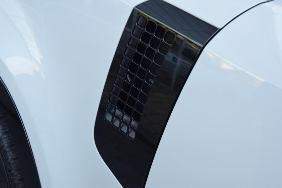 Land Rover Defender P300e 110 Dynamic SE Edition | Borasco Grey | Pano | Trekhaak