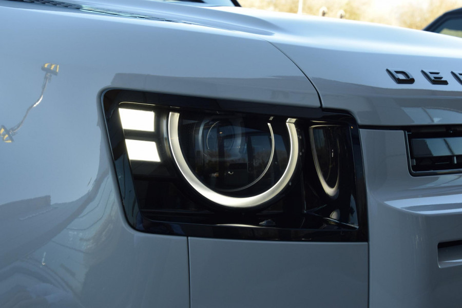 Land Rover Defender P300e 110 Dynamic SE Edition | Borasco Grey | Pano | Trekhaak