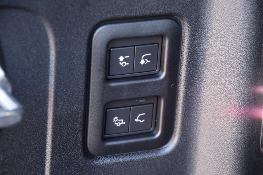 Land Rover Defender P300e 110 Dynamic SE Edition | Borasco Grey | Pano | Trekhaak