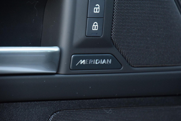 Land Rover Defender P300e 110 Dynamic SE Edition | Borasco Grey | Pano | Trekhaak