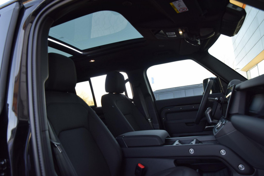 Land Rover Defender P300e 110 Dynamic SE Edition | Borasco Grey | Pano | Trekhaak