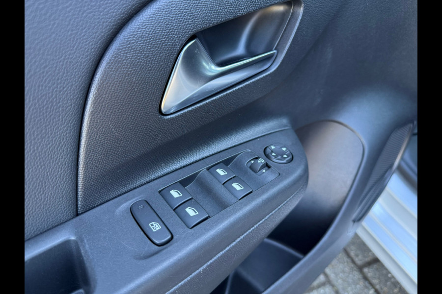 Opel Corsa 1.2 Turbo Elegance - Navi - Climate - Panodak - Parkeerhulp - Cruise