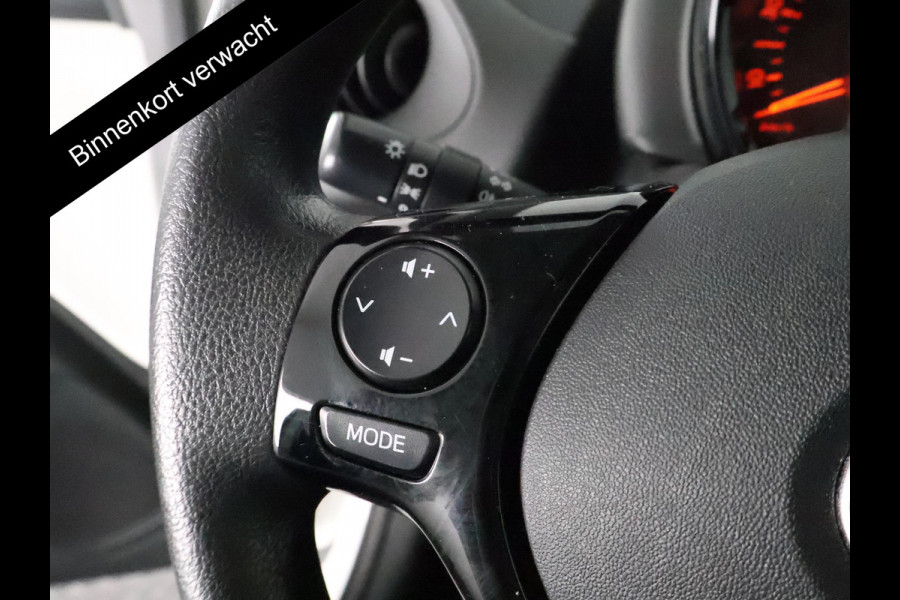 Toyota Aygo 1.0 VVT-i X-Fun Bi-Tone | 1e eigenaar | Airco | Bluetooth | Privacy Glass |