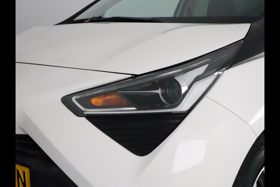 Toyota Aygo 1.0 VVT-i X-Fun Bi-Tone | 1e eigenaar | Airco | Bluetooth | Privacy Glass |