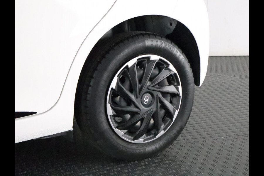 Toyota Aygo 1.0 VVT-i X-Fun Bi-Tone | 1e eigenaar | Airco | Bluetooth | Privacy Glass |