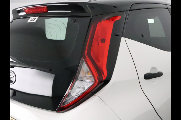 Toyota Aygo 1.0 VVT-i X-Fun Bi-Tone | 1e eigenaar | Airco | Bluetooth | Privacy Glass |