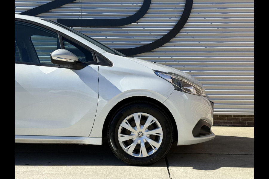 Peugeot 208 1.2 PureTech Blue Lion Navi|Carplay|Airco|D-riem v.v. in 2024|Cruise|PDC|CarplayN.A.P|Nieuwe APK bij Aflevering