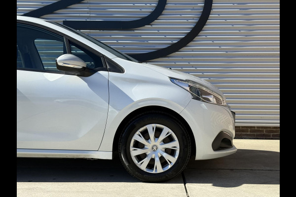 Peugeot 208 1.2 PureTech Blue Lion Navi|Carplay|Airco|D-riem v.v. in 2024|Cruise|PDC|CarplayN.A.P|Nieuwe APK bij Aflevering