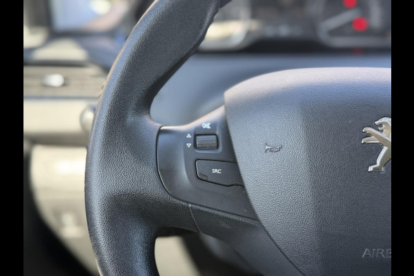 Peugeot 208 1.2 PureTech Blue Lion Navi|Carplay|Airco|D-riem v.v. in 2024|Cruise|PDC|CarplayN.A.P|Nieuwe APK bij Aflevering