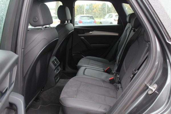Audi Q5 50 TFSI e S edition NL Auto! / SoH 94,4% / 360Camera / Half leder / 20'' / Adapt.cruise / BTW Auto