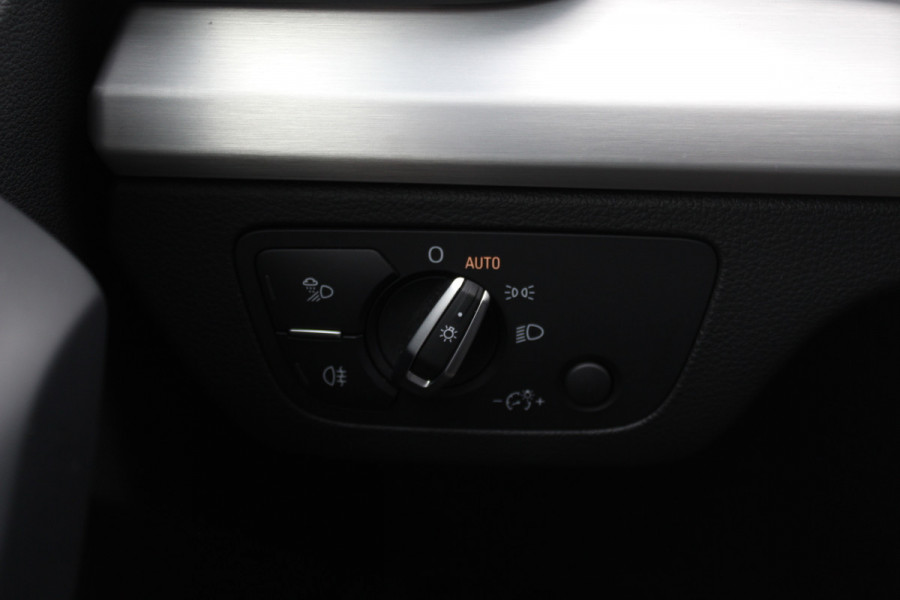 Audi Q5 50 TFSI e S edition NL Auto! / SoH 94,4% / 360Camera / Half leder / 20'' / Adapt.cruise / BTW Auto