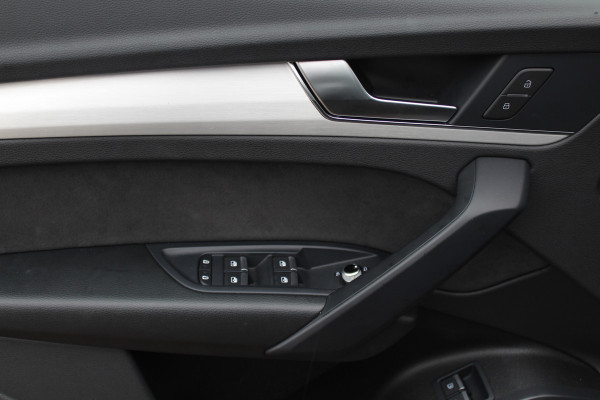 Audi Q5 50 TFSI e S edition NL Auto! / SoH 94,4% / 360Camera / Half leder / 20'' / Adapt.cruise / BTW Auto