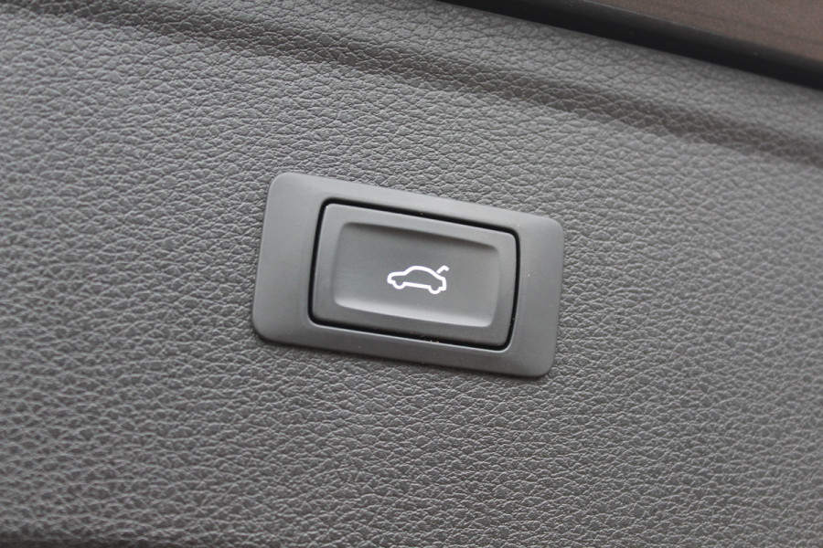 Audi Q5 50 TFSI e S edition NL Auto! / SoH 94,4% / 360Camera / Half leder / 20'' / Adapt.cruise / BTW Auto