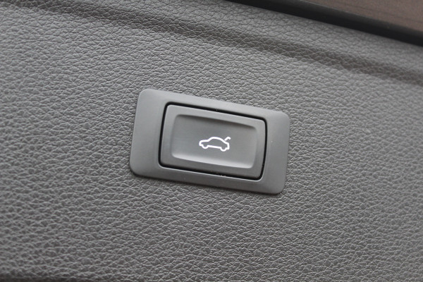 Audi Q5 50 TFSI e S edition NL Auto! / SoH 94,4% / 360Camera / Half leder / 20'' / Adapt.cruise / BTW Auto