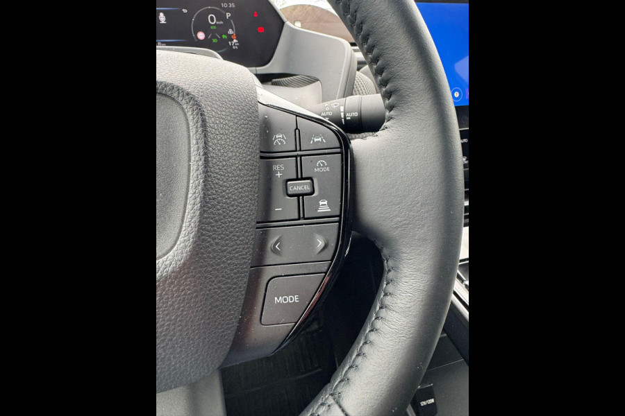 Toyota Bz4x Premium 71 kWh VAN: 39.900,- VOOR: 36.877,- UW LENTEVOORDEEL: 3.023,- | MEGA VOLLE AUTO | 10 jaar TOYOTA GARANTIE | TREKHAAK