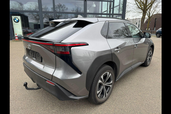 Toyota Bz4x Premium 71 kWh VAN: 39.900,- VOOR: 36.877,- UW LENTEVOORDEEL: 3.023,- | MEGA VOLLE AUTO | 10 jaar TOYOTA GARANTIE | TREKHAAK