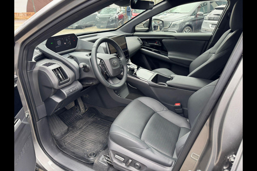 Toyota Bz4x Premium 71 kWh VAN: 39.900,- VOOR: 36.877,- UW LENTEVOORDEEL: 3.023,- | MEGA VOLLE AUTO | 10 jaar TOYOTA GARANTIE | TREKHAAK