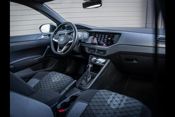 Volkswagen Taigo 1.5 TSI R-Line Business - Pano l ACC l Trekhaak | Camera