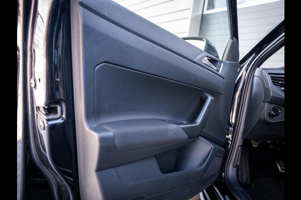 Volkswagen Taigo 1.5 TSI R-Line Business - Pano l ACC l Trekhaak | Camera