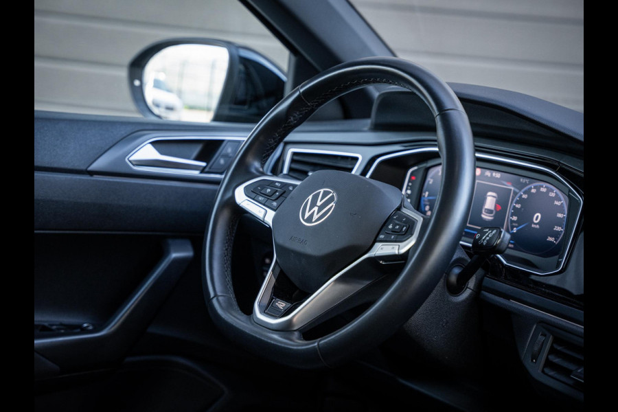 Volkswagen Taigo 1.5 TSI R-Line Business - Pano l ACC l Trekhaak | Camera