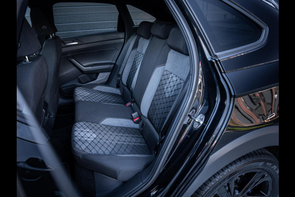 Volkswagen Taigo 1.5 TSI R-Line Business - Pano l ACC l Trekhaak | Camera