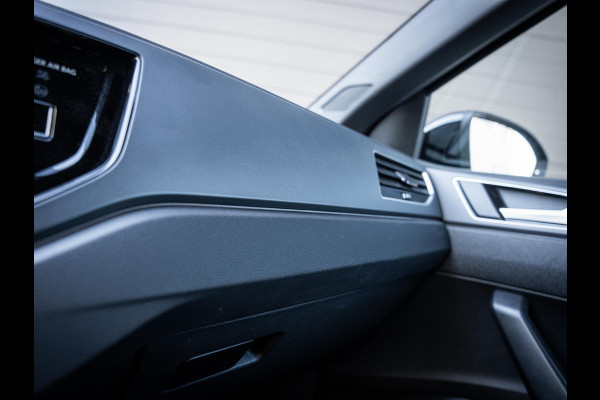 Volkswagen Taigo 1.5 TSI R-Line Business - Pano l ACC l Trekhaak | Camera