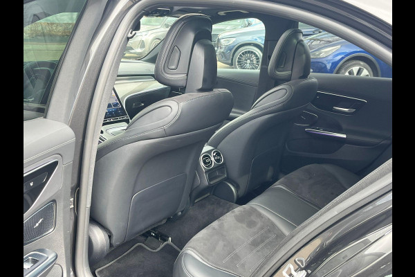 Mercedes-Benz C-Klasse 300 AMG Line VAN: 43.900,- VOOR: 39.877,- UW LENTEVOORDEEL: 4.023,- | MEGA COMPLEET!! | RIJKLAARPIJS incl. 12mnd BOVAG