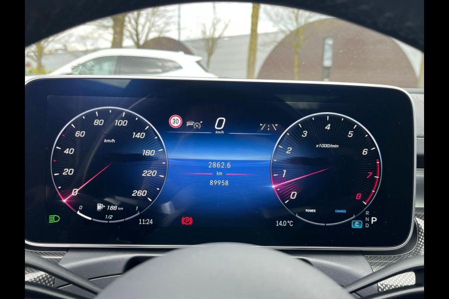 Mercedes-Benz C-Klasse 300 AMG Line VAN: 43.900,- VOOR: 39.877,- UW LENTEVOORDEEL: 4.023,- | MEGA COMPLEET!! | RIJKLAARPIJS incl. 12mnd BOVAG