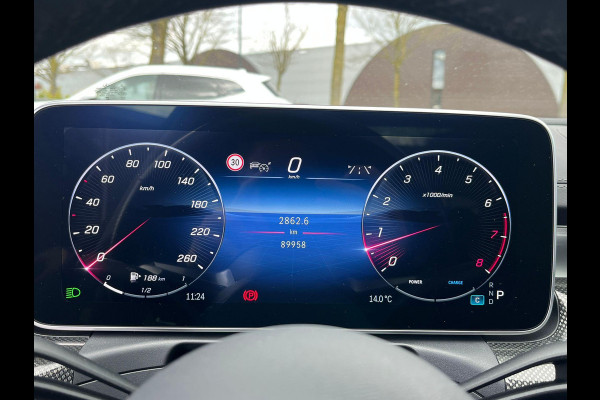 Mercedes-Benz C-Klasse 300 AMG Line VAN: 43.900,- VOOR: 39.877,- UW LENTEVOORDEEL: 4.023,- | MEGA COMPLEET!! | RIJKLAARPIJS incl. 12mnd BOVAG