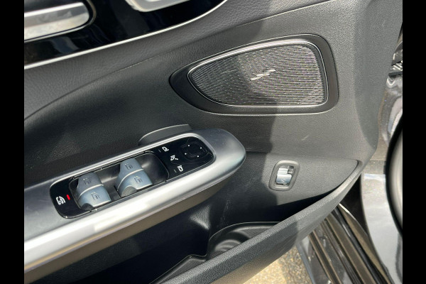 Mercedes-Benz C-Klasse 300 AMG Line VAN: 43.900,- VOOR: 39.877,- UW LENTEVOORDEEL: 4.023,- | MEGA COMPLEET!! | RIJKLAARPIJS incl. 12mnd BOVAG