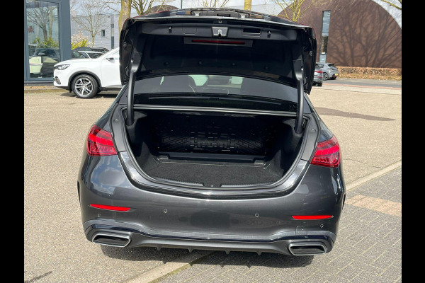 Mercedes-Benz C-Klasse 300 AMG Line VAN: 43.900,- VOOR: 39.877,- UW LENTEVOORDEEL: 4.023,- | MEGA COMPLEET!! | RIJKLAARPIJS incl. 12mnd BOVAG