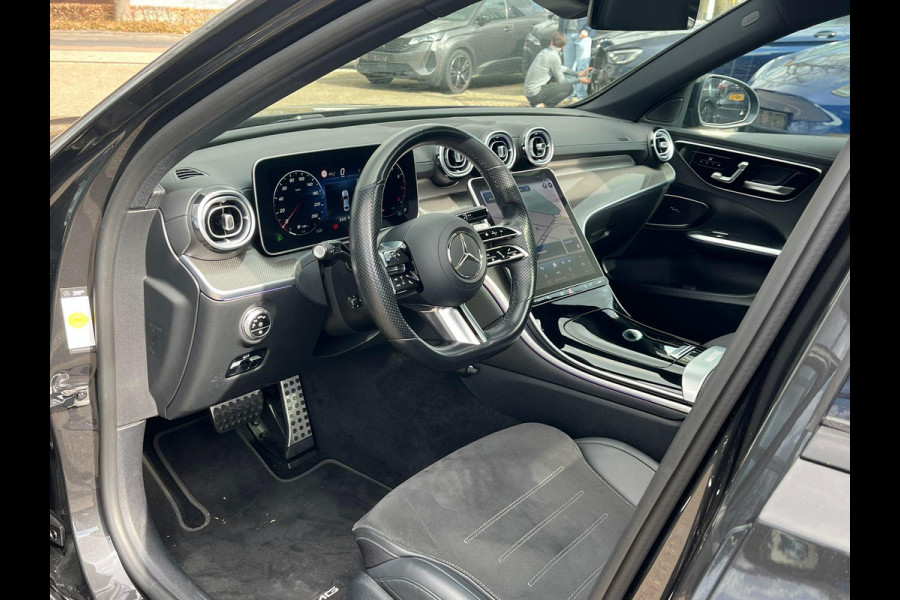 Mercedes-Benz C-Klasse 300 AMG Line VAN: 43.900,- VOOR: 39.877,- UW LENTEVOORDEEL: 4.023,- | MEGA COMPLEET!! | RIJKLAARPIJS incl. 12mnd BOVAG
