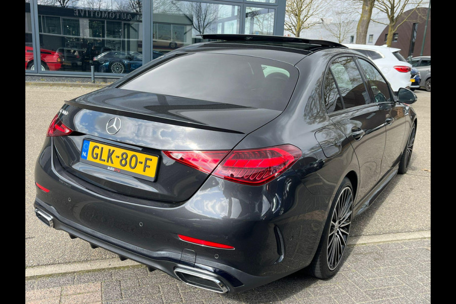 Mercedes-Benz C-Klasse 300 AMG Line VAN: 43.900,- VOOR: 39.877,- UW LENTEVOORDEEL: 4.023,- | MEGA COMPLEET!! | RIJKLAARPIJS incl. 12mnd BOVAG