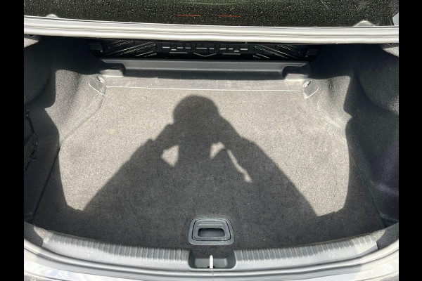 Mercedes-Benz C-Klasse 300 AMG Line VAN: 43.900,- VOOR: 39.877,- UW LENTEVOORDEEL: 4.023,- | MEGA COMPLEET!! | RIJKLAARPIJS incl. 12mnd BOVAG